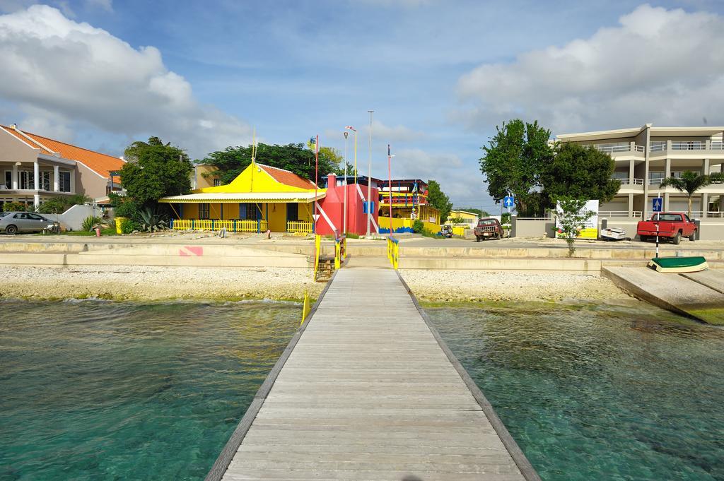 Bonaire Seaside Apartments Екстер'єр фото